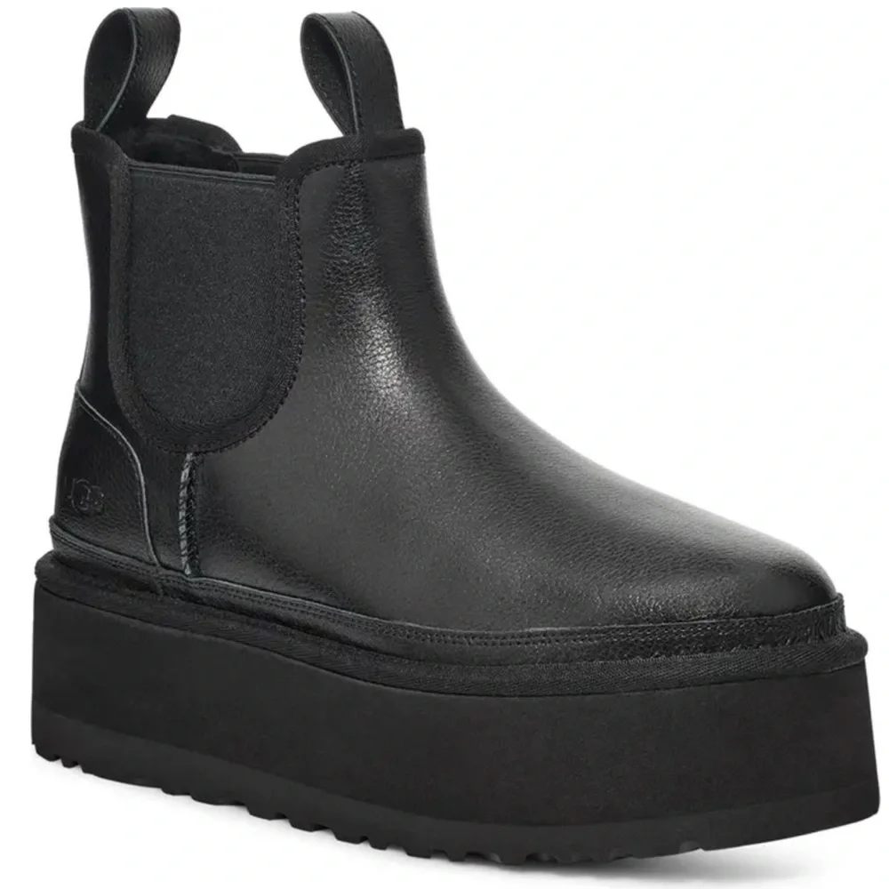 📌SOLD📌 UGG NEUMEL BLACK LEATHER PLATFORM CHELSEA BOOT🆕 - Picture 1 of 8